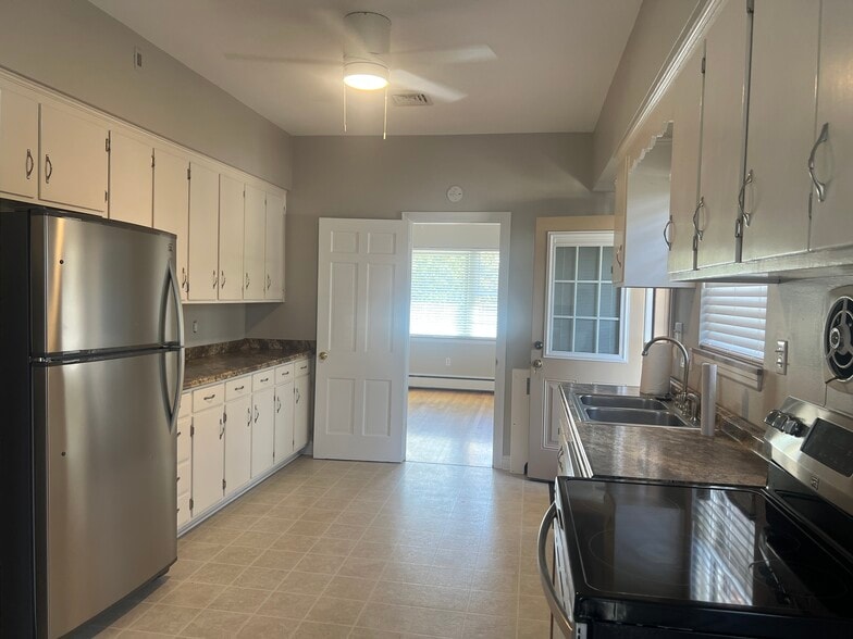 More Photos Of 1524 Patrick Rd NE, Roanoke Office For Lease