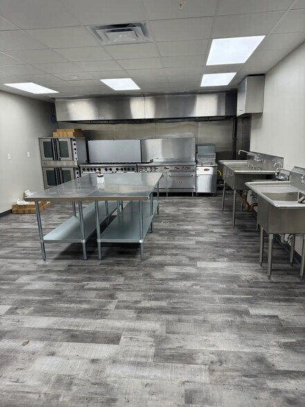 More Photos Of 4627 Dixie Hwy, Louisville Office For Sale
