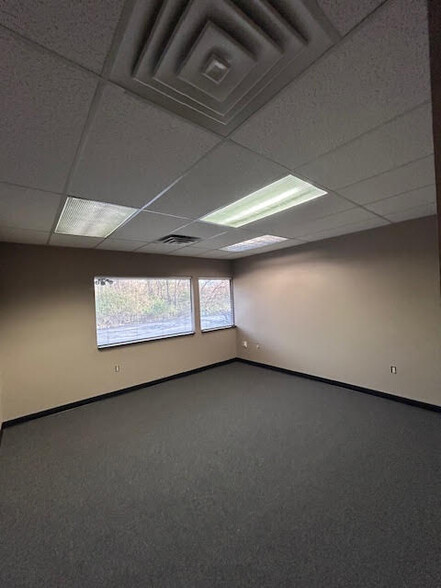 More Photos Of 411 W Lake Lansing Rd, East Lansing Unknown For Lease