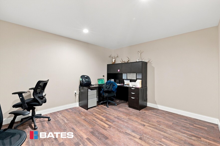 More Photos Of 901 E Johnson St, Waco Service For Sale