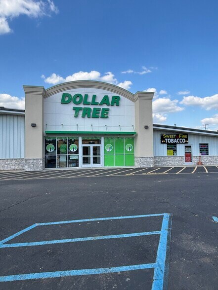 More Photos Of 800-836 W Bellevue St, Leslie Unknown For Lease