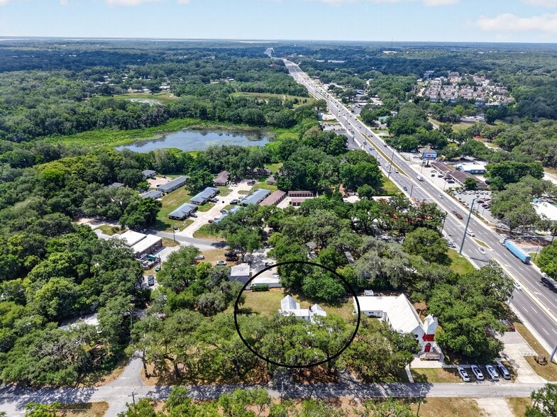 More Photos Of 112 W McClendon St, Lady Lake Office For Sale
