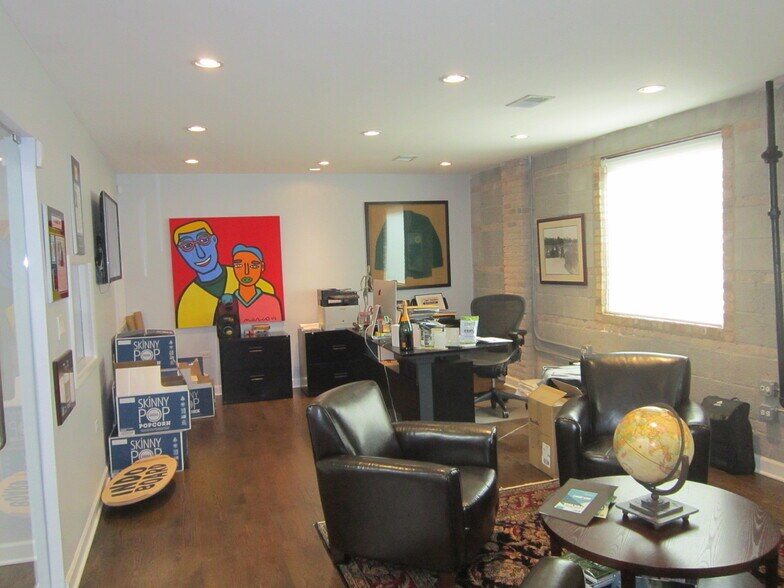 More Photos Of 8135 Monticello Ave, Skokie Office For Sale