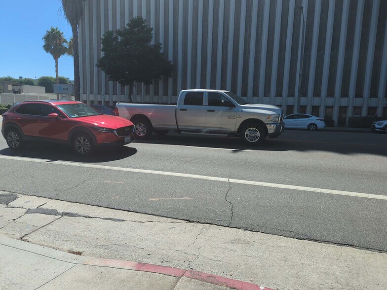 More Photos Of 14827 Ventura Blvd, Sherman Oaks Land For Lease