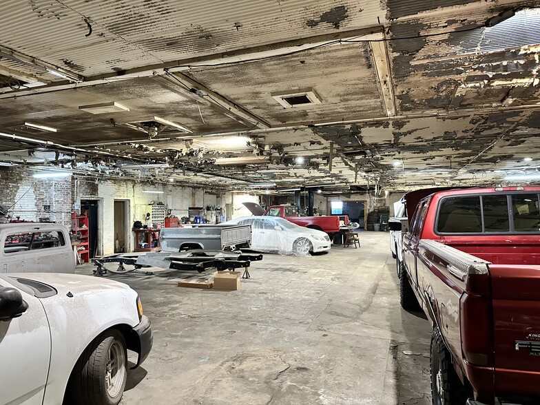 More Photos Of 1323-1325 Ferguson Ave, Pagedale Warehouse For Sale