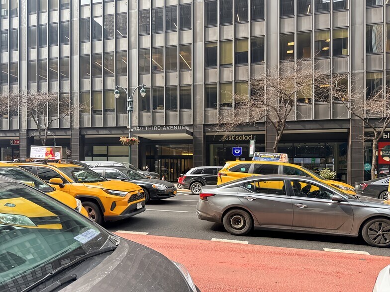 More Photos Of 600 Third Ave, New York Coworking Space