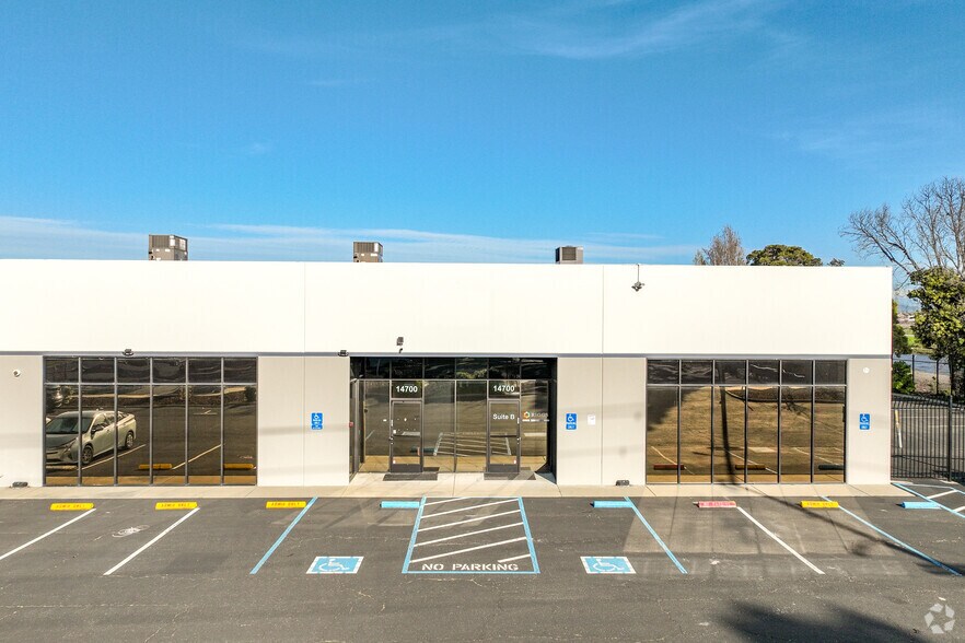 More Photos Of 14700 Doolittle Dr, San Leandro Warehouse For Lease