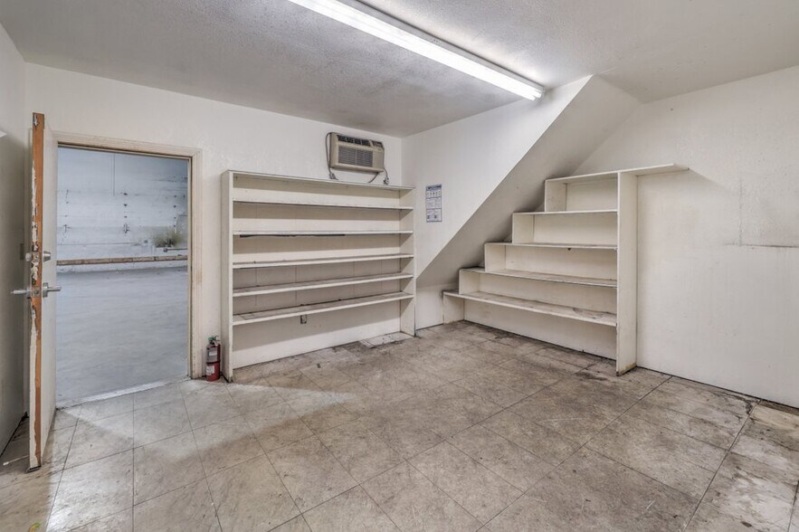 More Photos Of 5965 Harrison Dr, Las Vegas Warehouse For Sale