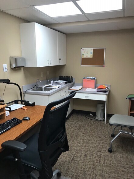 More Photos Of 1400 Amherst, Winchester Medical For Lease