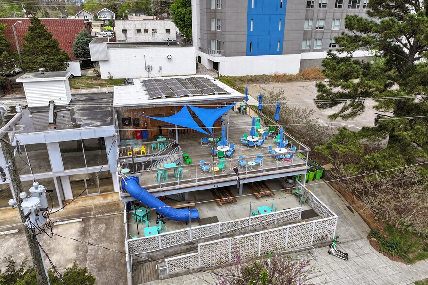 More Photos Of 710 W Johnson St, Raleigh Bar For Sale