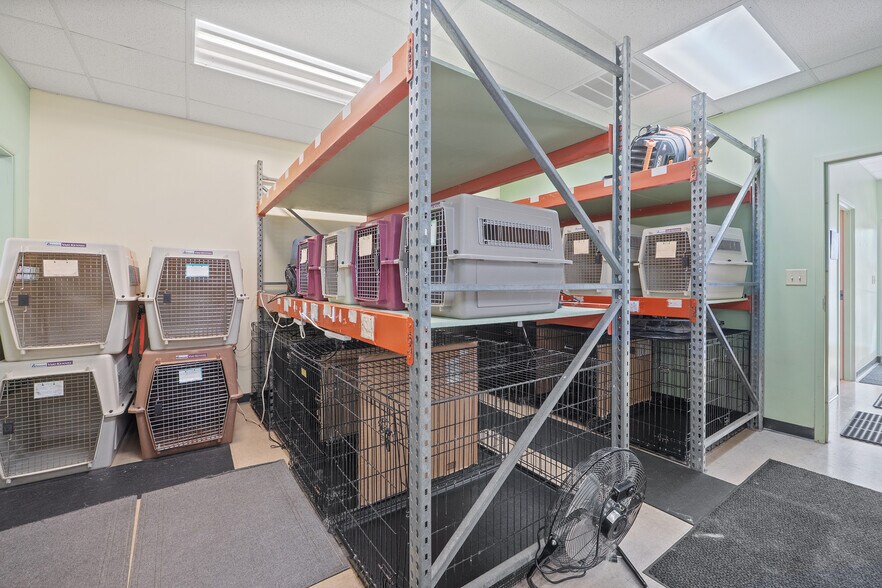 More Photos Of 18505 Statesville Rd, Cornelius Office For Sale