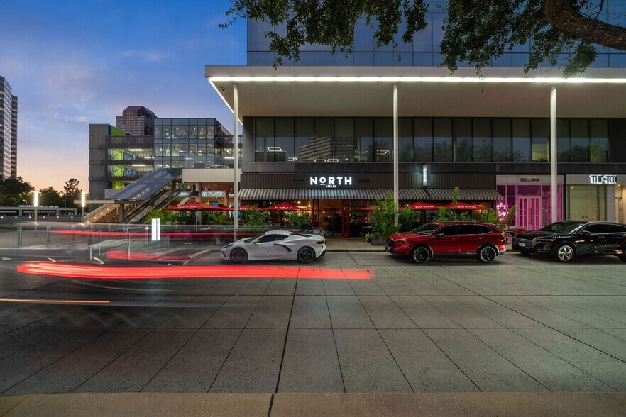 More Photos Of 1700 Post Oak Blvd, Houston General Retail For Lease