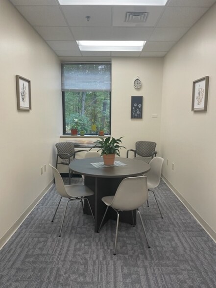 More Photos Of 101 Munson St, Greenfield Medical For Lease