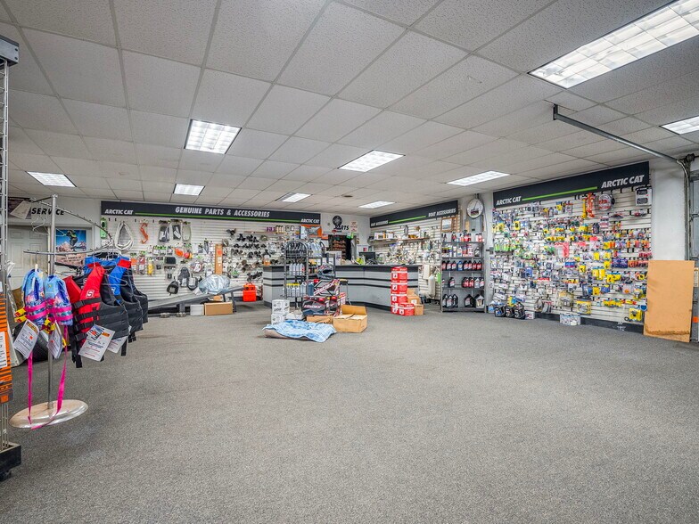 More Photos Of 2335 W Main St, Red Wing Auto Repair For Sale