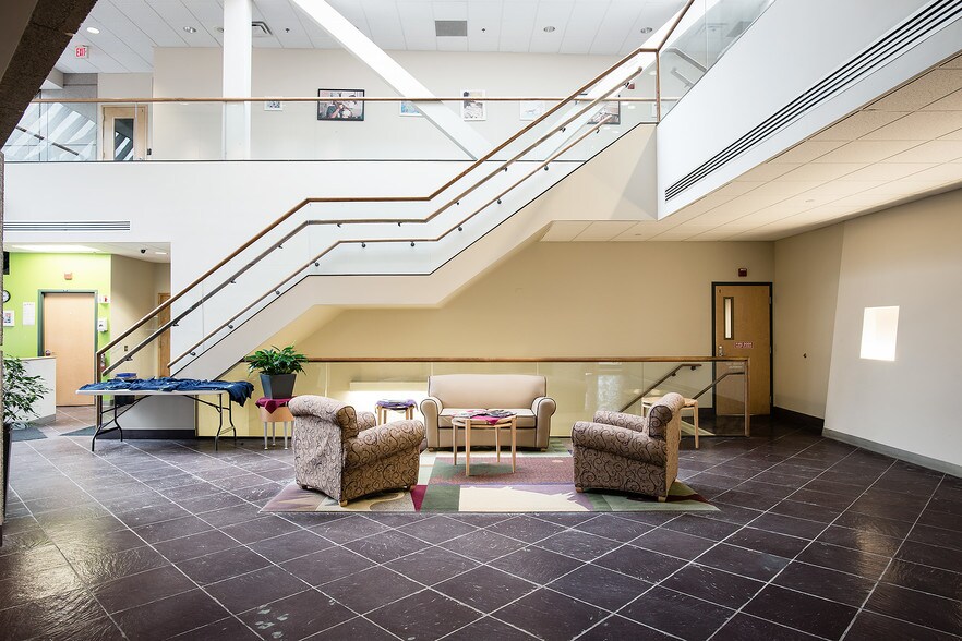 More Photos Of 25 Green Mountain Dr, South Burlington Office For Sale