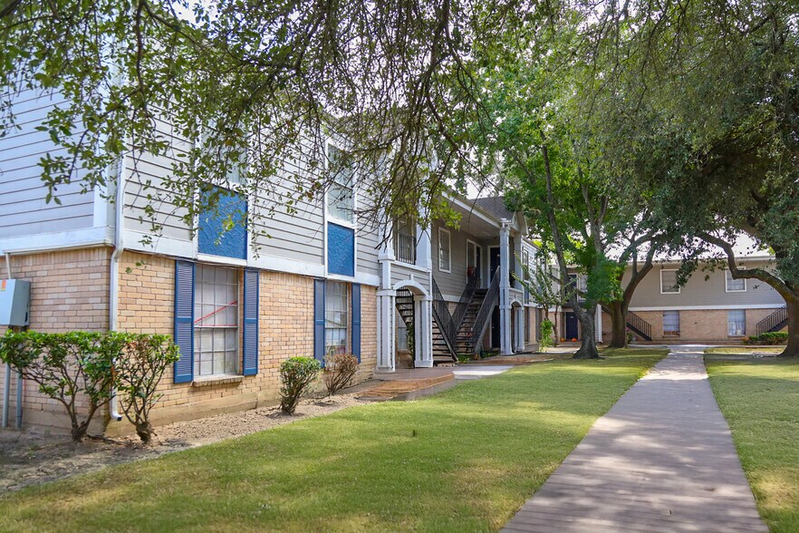 More Photos Of 8600 Theta St, Houston Apartments For Sale