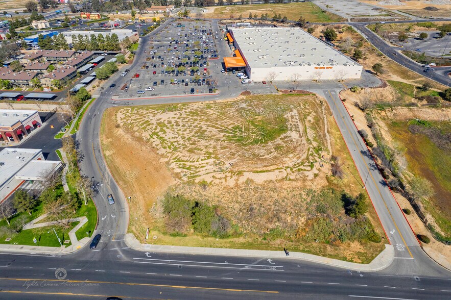 More Photos Of 2620 Bernard St, Bakersfield Land For Sale