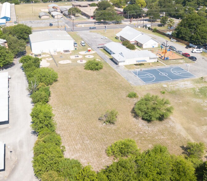 More Photos Of 3838 West Ave, San Antonio Warehouse For Sale