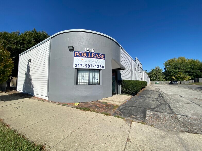 1518 E Washington St