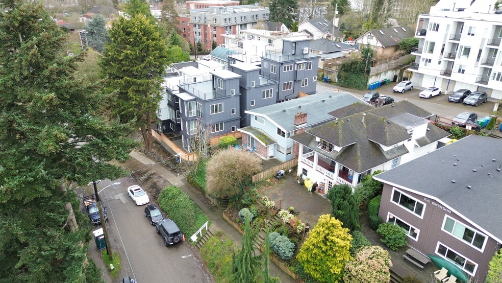 More Photos Of 633 W Emerson St, Seattle Multifamily For Sale
