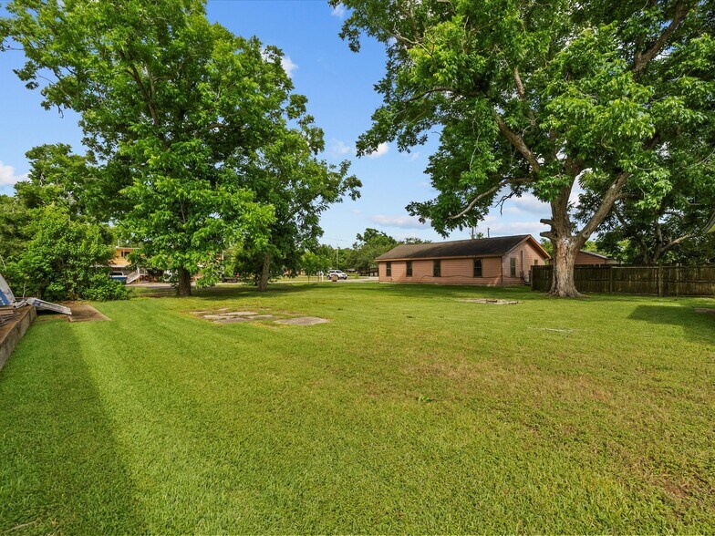 More Photos Of 3208 Highway 3, Dickinson Office Residential For Sale