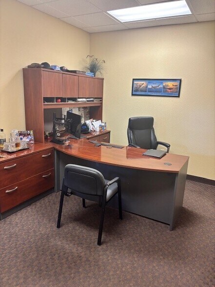 More Photos Of 8505-8517 W Overland Rd, Boise Restaurant For Lease