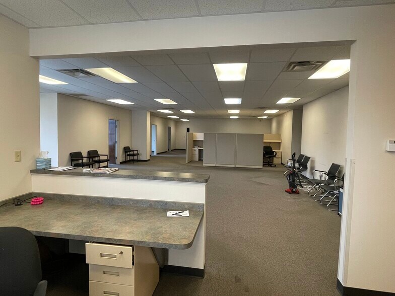 More Photos Of 400 Gargrave Rd, Dayton Warehouse For Sale