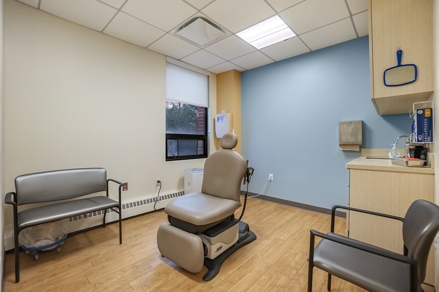 More Photos Of 20 Hope Ave, Waltham Medical For Sale