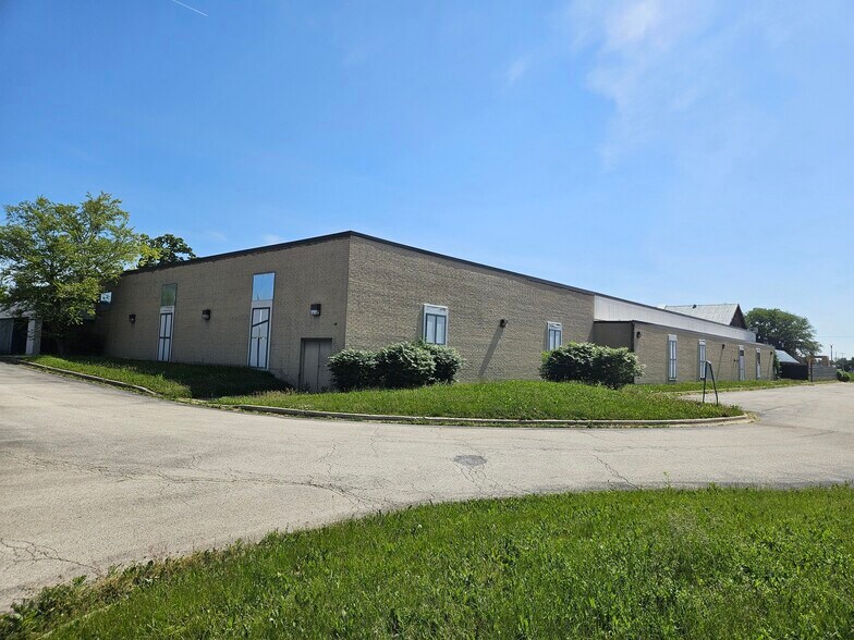 More Photos Of 243 W Roosevelt Rd, West Chicago Bowling Alley For Lease