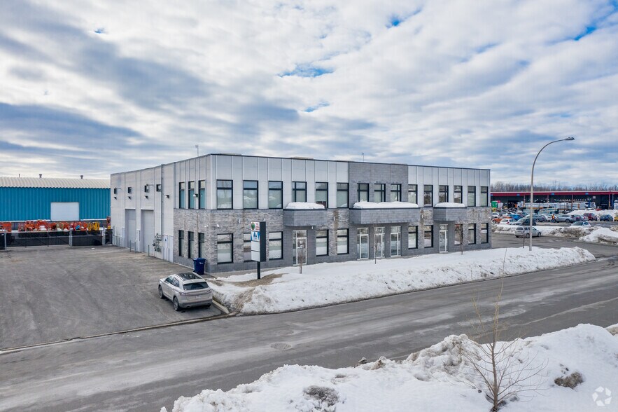 More Photos Of 1699-1709 Rue Marcel-Benoît, Laval Warehouse For Lease