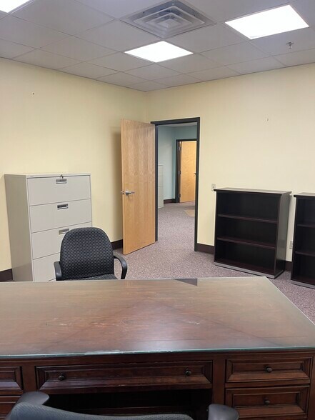 More Photos Of 521 Mount Hope St, North Attleboro Warehouse For Lease