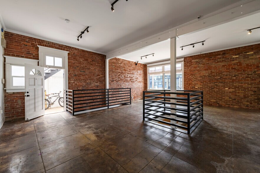 More Photos Of 900-904 Pacific Ave, Venice Loft Creative Space For Lease