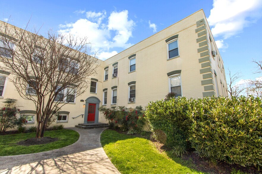 More Photos Of 4701-4703 Ravenswood Rd, Riverdale Apartments For Sale