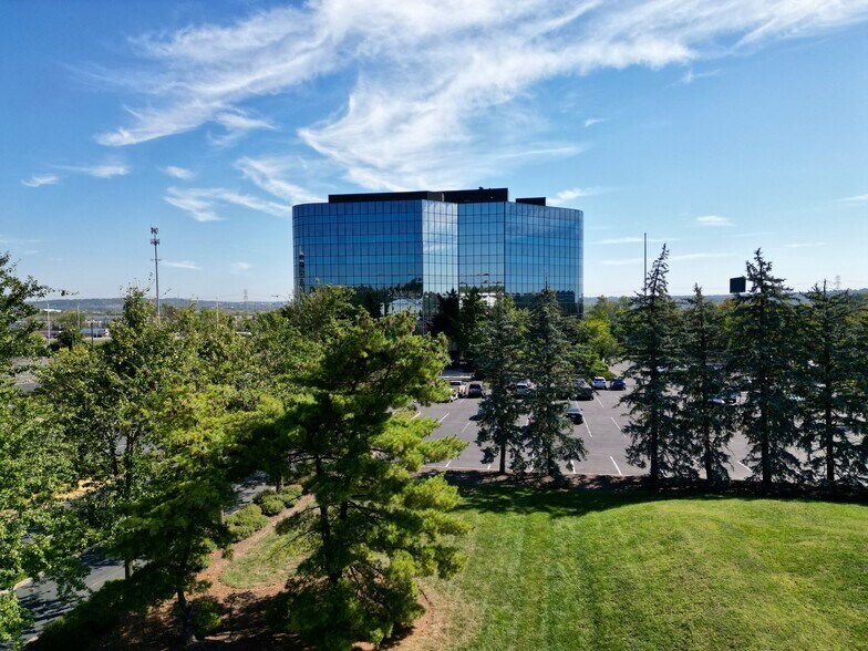 More Photos Of 11260 Chester Rd, Cincinnati Office For Lease