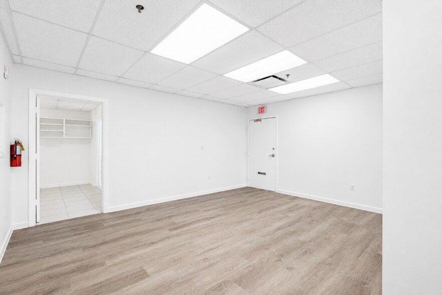 More Photos Of 5040 NW 7th St, Miami Medical For Lease
