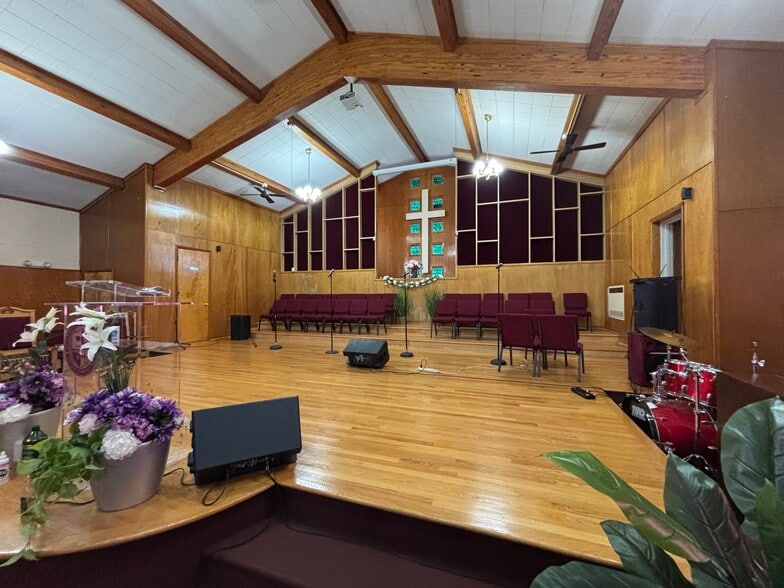 More Photos Of 15003 Joy Rd, Detroit Religious Facility For Sale