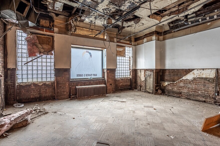 More Photos Of 321-323 Court St, Brooklyn Storefront Retail Residential For Lease