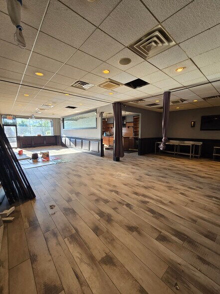 More Photos Of 4842 Arthur Kill Rd, Staten Island Flex For Lease
