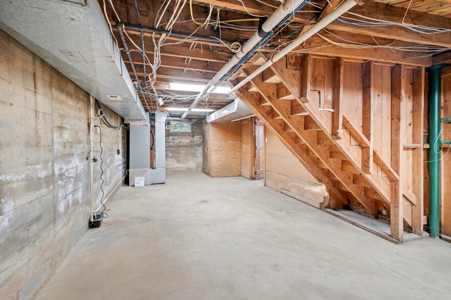 More Photos Of 4412 Lafayette Blvd, Fredericksburg Loft Creative Space For Lease