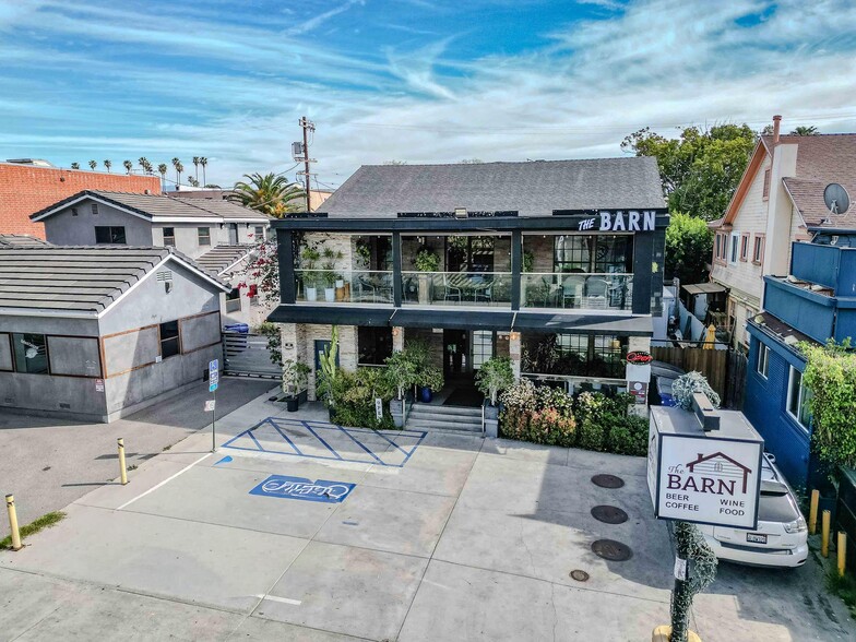 More Photos Of 228 S Oxford Ave, Los Angeles Restaurant For Sale