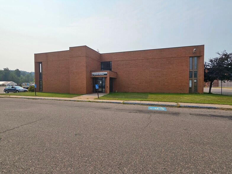 Primary Photo Of 97 S 4th St, Ishpeming Office For Lease