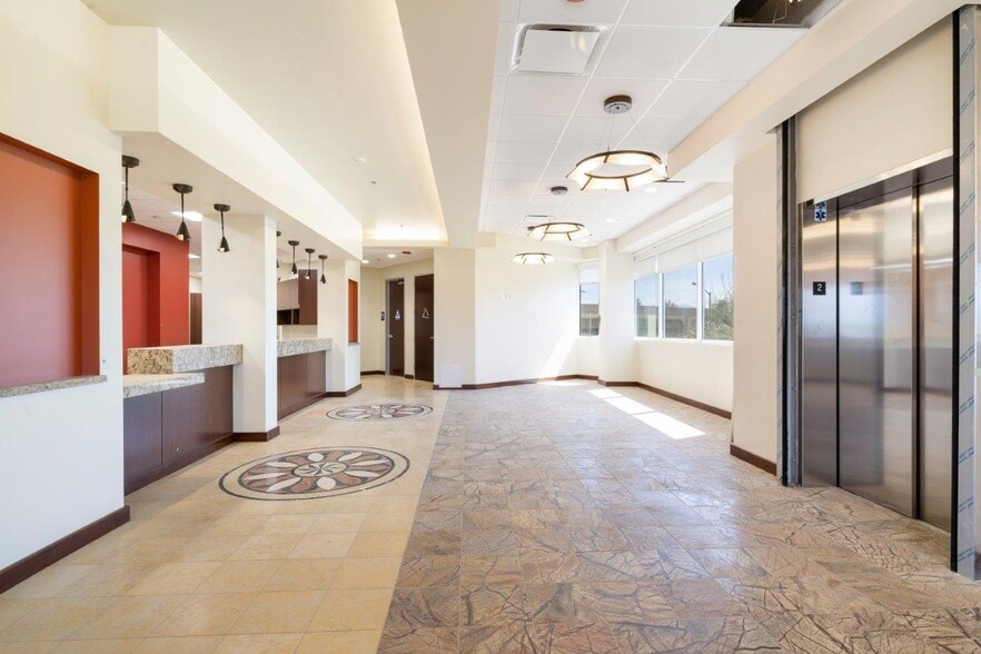 More Photos Of 5000 Commerce Dr, Bakersfield Office For Sale