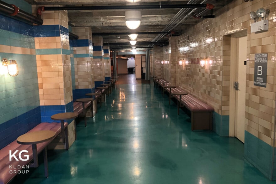 More Photos Of 312 W Chestnut St, Chicago Hotel For Lease