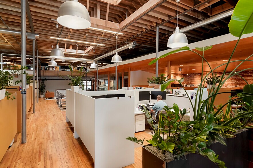 More Photos Of 3473 S Broadway, Englewood Storefront Retail Office For Lease
