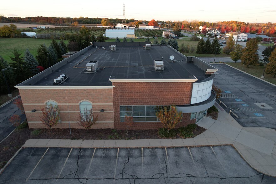 More Photos Of 63033 Van Dyke Rd, Washington Freestanding For Lease