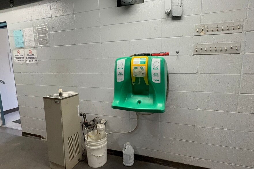 More Photos Of 10 Island Brook Ave, Bridgeport Warehouse For Sale