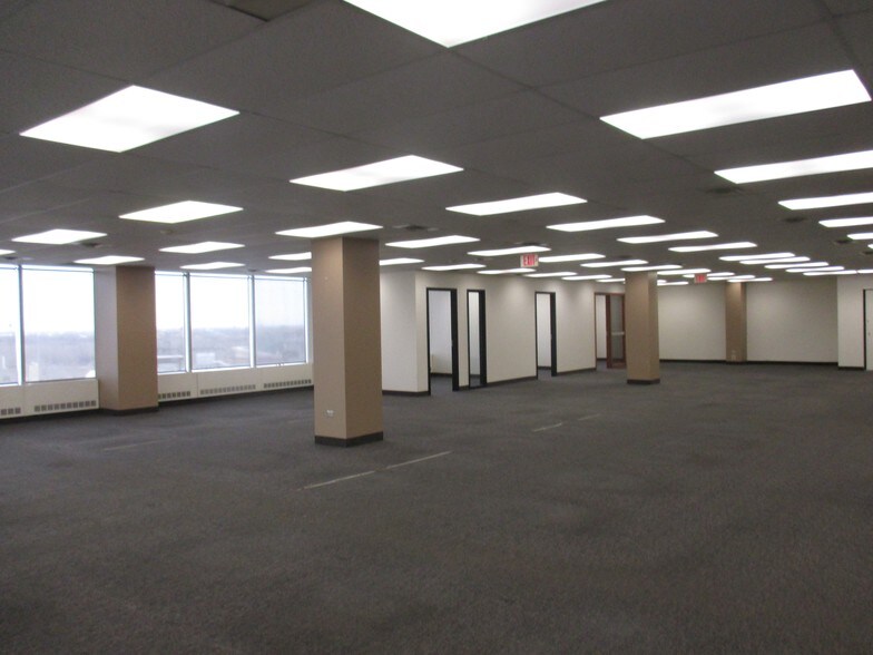 More Photos Of 433 Main St, Winnipeg Office For Lease