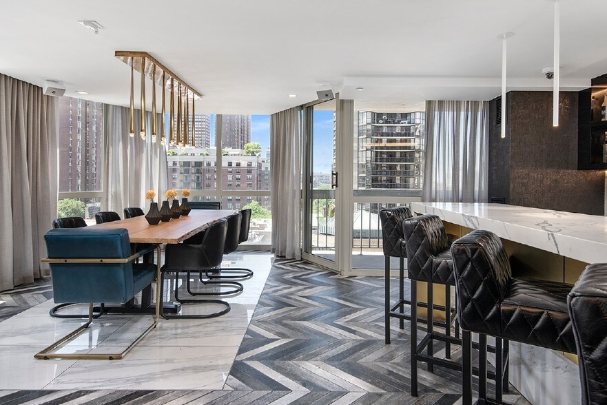 More Photos Of 1 E Delaware Pl, Chicago Apartments For Lease