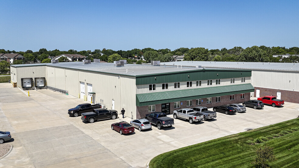 Primary Photo Of 1941 SW 6th St, Lincoln Warehouse For Lease