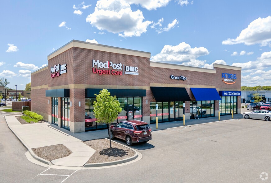 Primary Photo Of 2140 E 12 Mile Rd, Royal Oak Storefront For Lease